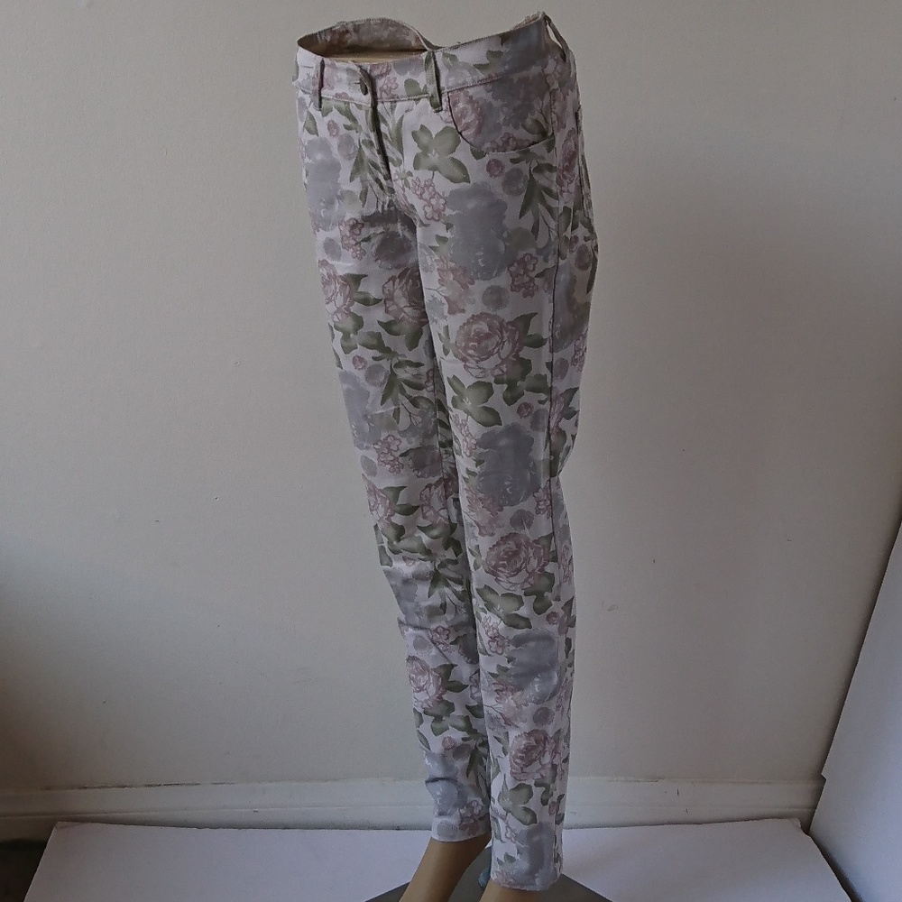 University Club Collection Floral Jeans Size 8